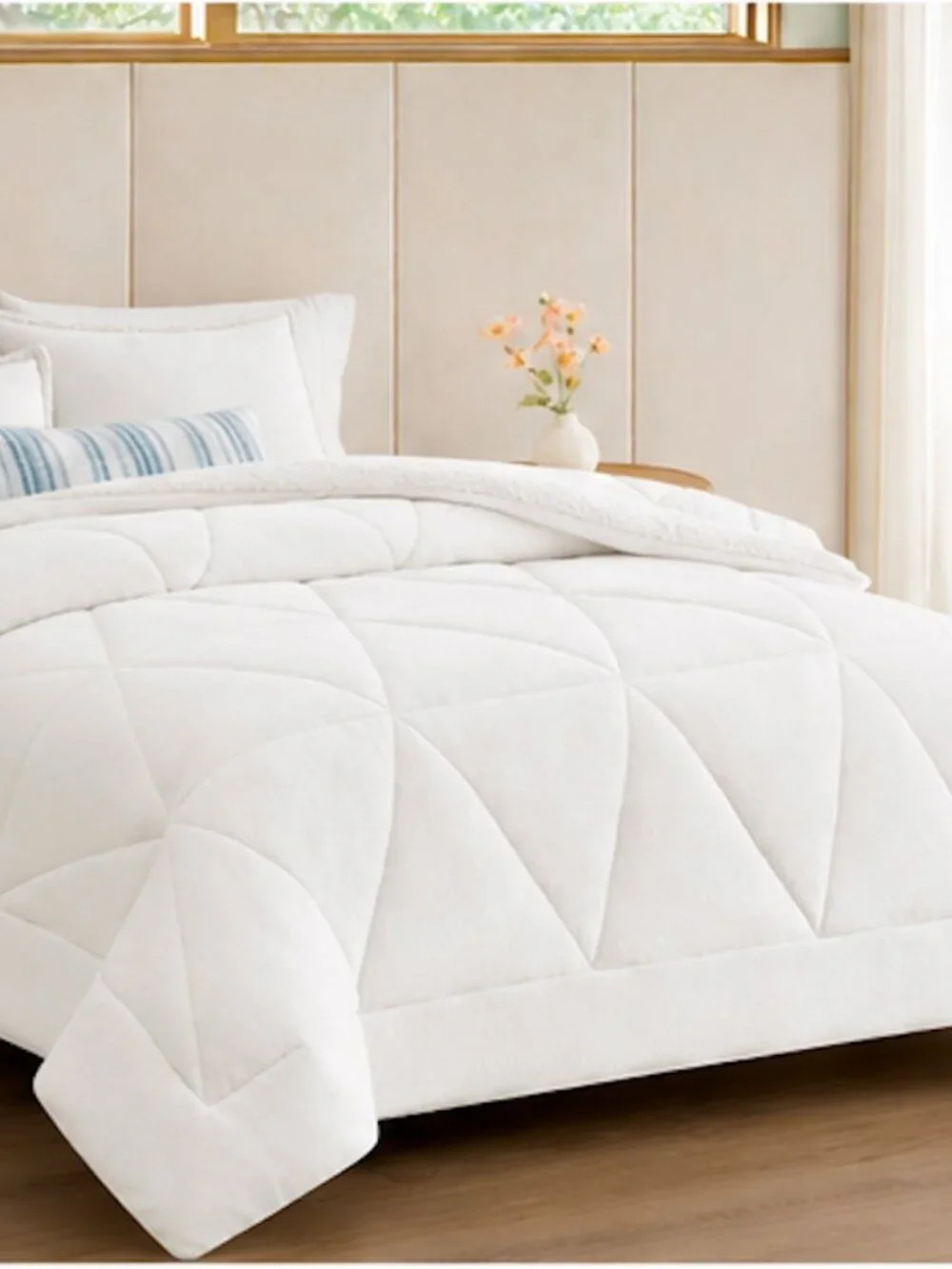 UGG KING Avery Plush Reversible 3-Piece Comforter Set in Snow